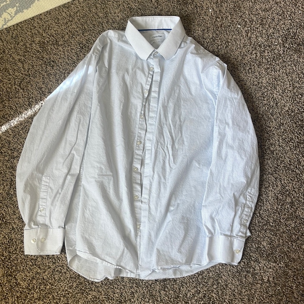 Men’s Calvin Klein shirt